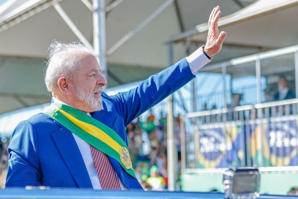 lula-condecora-janja,-luiza-trajano,-xuxa-e-daiane-com-medalha-do-merito-da-saude