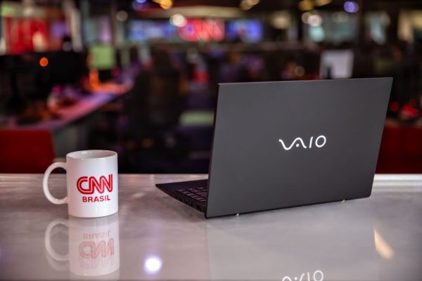 positivo-tecnologia-firma-parceria-com-cnn-brasil