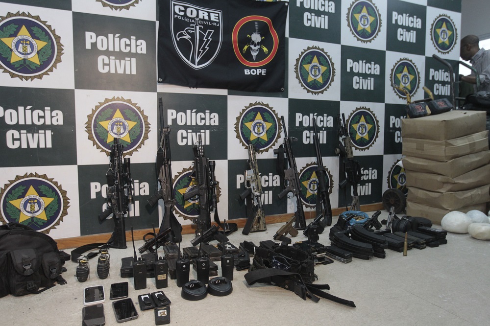 operacao-policial-no-complexo-da-mare-resulta-em-mortes-e-fechamento-de-escolas