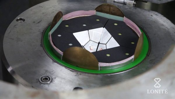 como-e-quanto-custa-transformar-cinzas-de-mortos-em-diamante?