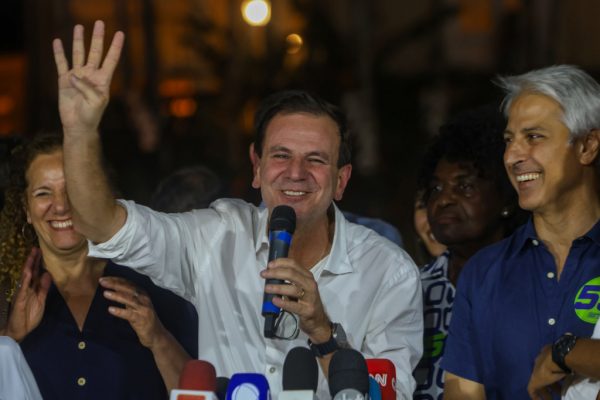 eduardo-paes-dedica-vitoria-a-lula,-ensaia-aproximacao-com-castro-e-diz-que-‘chegou-a-hora-de-acabar-com-a-polarizacao’