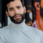 gusttavo-lima-e-indiciado;-cantor-nega-ser-socio-de-empresa-de-bets