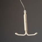 diu-hormonal-pode-causar-cancer-de-mama?-entenda