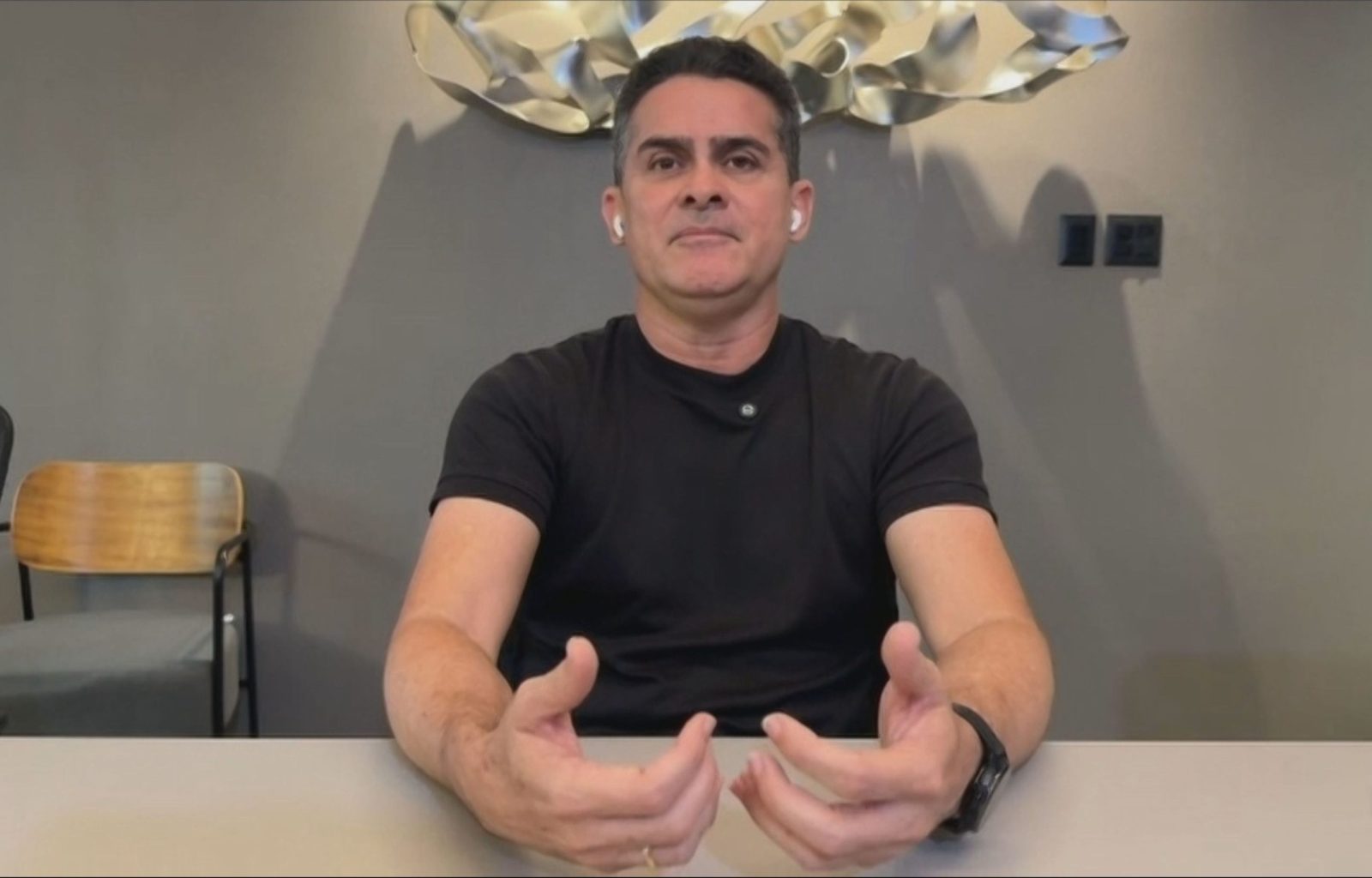 bolsonaro-fez-“escolha-equivocada”-ao-apoiar-outro-candidato-em-manaus,-diz-prefeito-reeleito-a-cnn