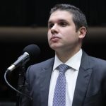 podemos-anuncia-apoio-a-hugo-motta-para-comando-da-camara-em-2025