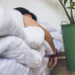 dormir-mal-aos-40-anos-esta-ligado-ao-envelhecimento-do-cerebro,-diz-estudo