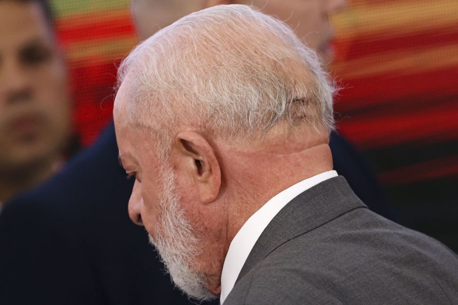 duas-semanas-apos-queda,-lula-permanece-estavel-e-sem-sintomas