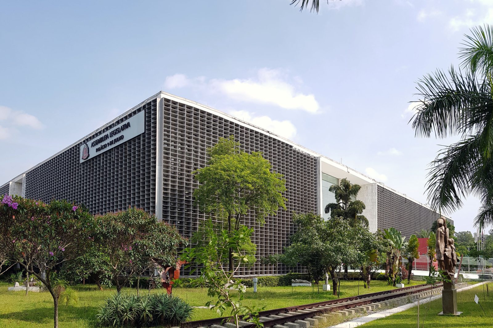 transferencia-de-bilhoes-da-educacao-em-sp:-veja-o-que-dizem-deputados