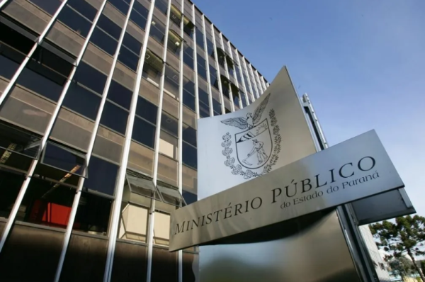 casal-e-multado-em-r$-50-mil-por-desistir-de-adocao-de-criancas-no-parana