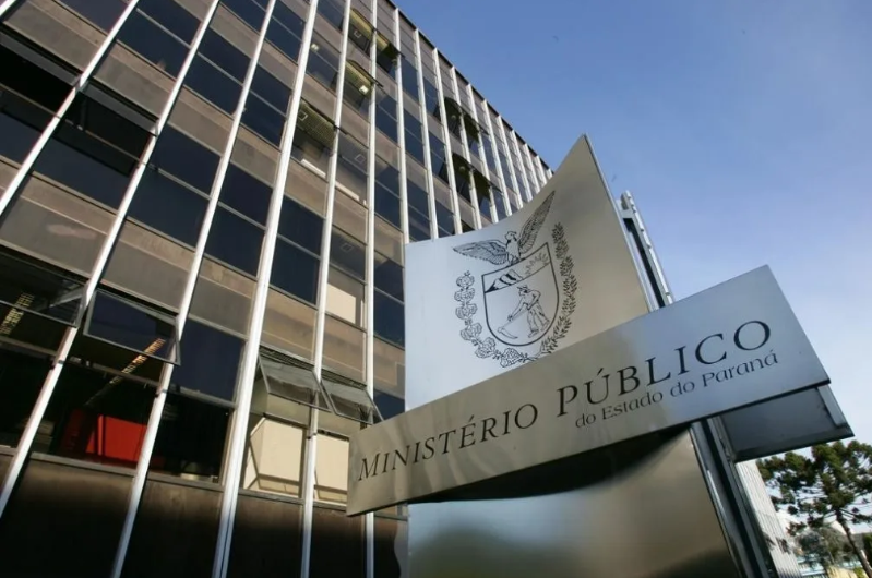 casal-e-multado-em-r$-50-mil-por-desistir-de-adocao-de-criancas-no-parana