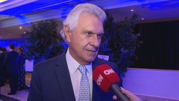 “o-brasil-nao-pode-parar”,-diz-caiado-sobre-indiciamento-de-bolsonaro