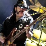 clube-de-strip-tease-vai-receber-as-cinzas-de-um-roqueiro-da-pesada