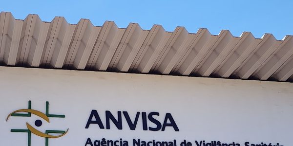 anvisa-suspende-vendas-de-azeite,-molho-e-polpa-de-fruta
