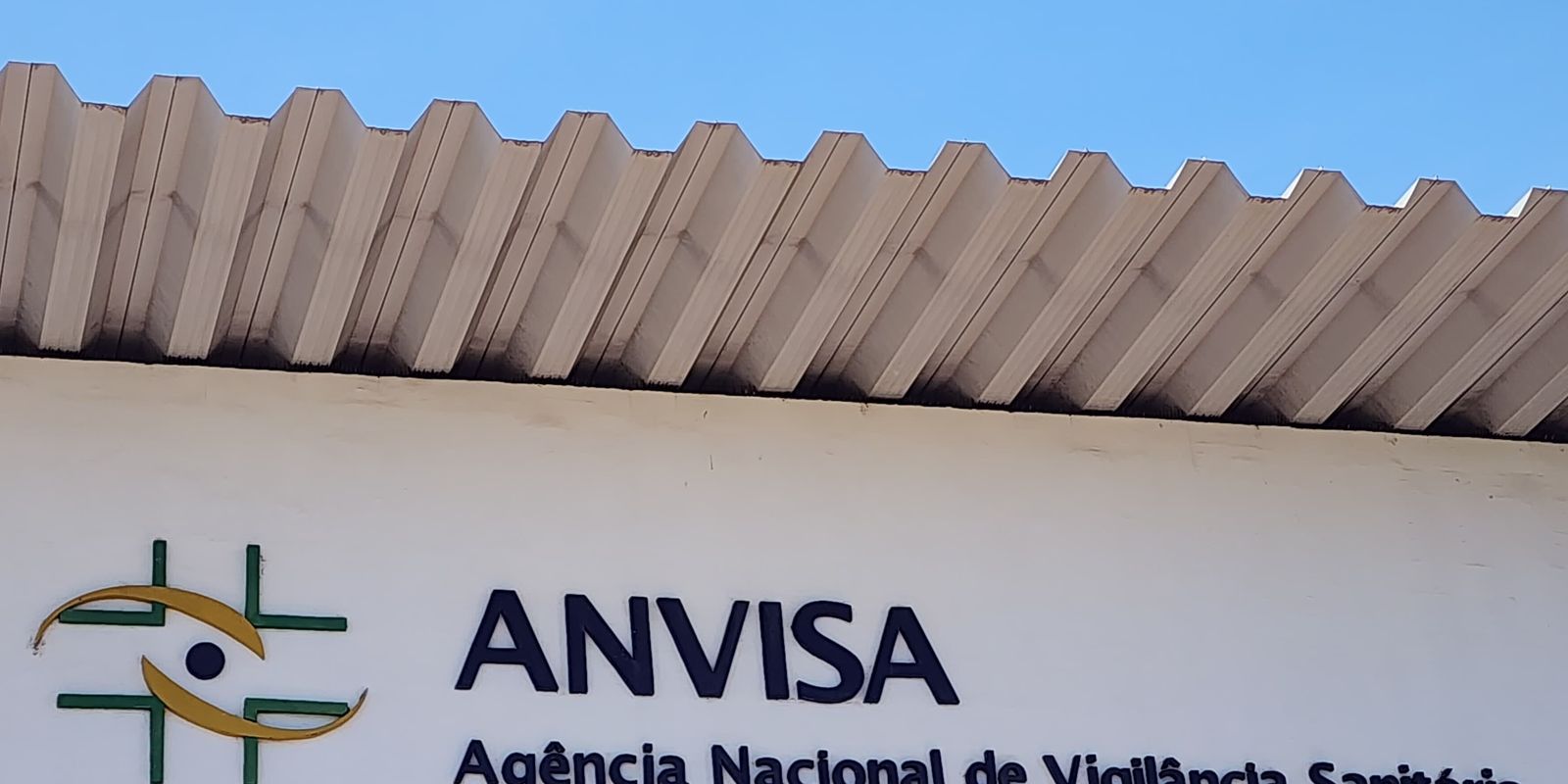 anvisa-suspende-vendas-de-azeite,-molho-e-polpa-de-fruta