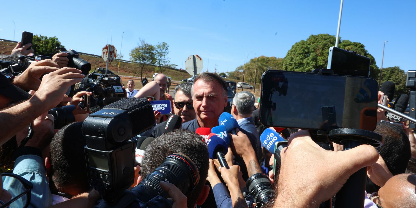 defesa-de-bolsonaro-tem-ate-as-21h13-para-enviar-explicacoes-a-moraes