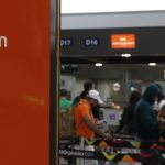 aeroporto-santos-dumont-fecha-para-limpeza-da-pista-apos-vazamento