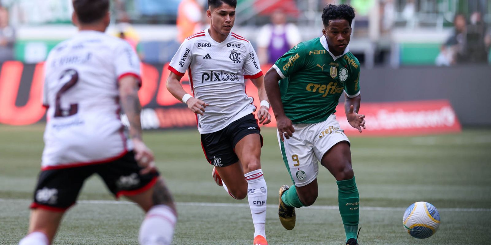 radio-nacional-transmite-ao-vivo-emocoes-de-flamengo-x-palmeiras