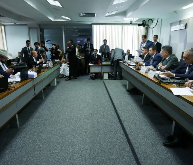 cpmi-cancela-sessao-apos-investigados-apresentarem-atestado-e-hc