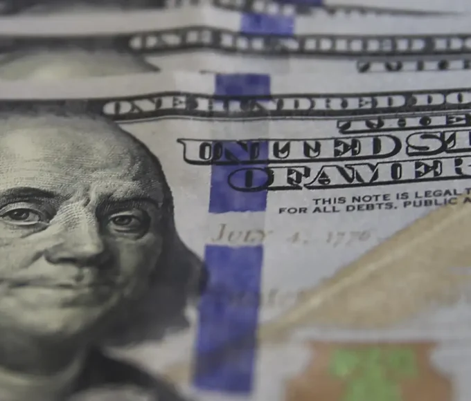 dolar-sobe-para-r$-5,33-com-espera-de-dados-economicos-nos-eua