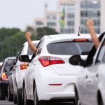 motoristas-de-aplicativo-cairam-no-“conto-do-vigario”,-diz-sakamoto