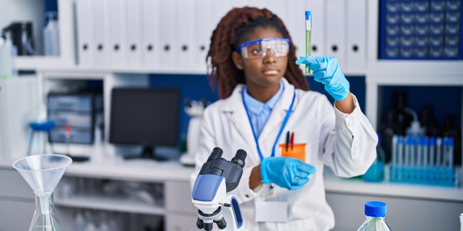 jovens-negros-chegam-a-universidade,-mas-nao-ao-mercado-de-trabalho