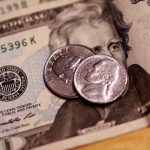 dolar-cai-para-r$-5,37-com-reducao-de-preocupacoes-com-venezuela