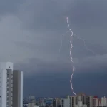 temporal-em-sao-paulo-provoca-alagamentos-e-quedas-de-arvores