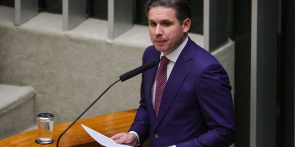 motta-promete-avancar-sobre-escala-6×1-e-trabalho-por-aplicativos