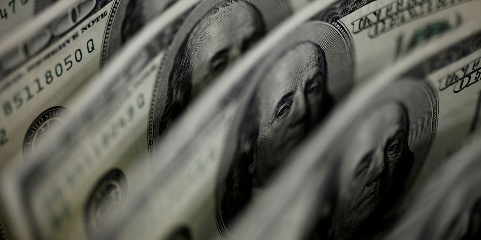 bolsa-bate-recorde-e-dolar-cai-para-r$-5,17-com-fim-de-tarifaco