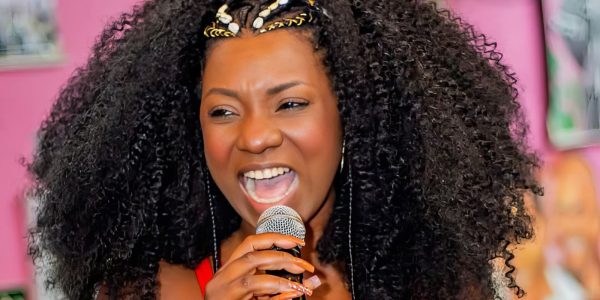 sambista-adriana-araujo-morre-e-recebe-homenagens-em-belo-horizonte