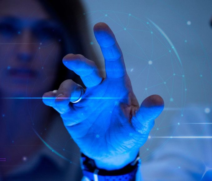 ia-acelera-desinformacao-e-ameaca-democracias,-alerta-pesquisa