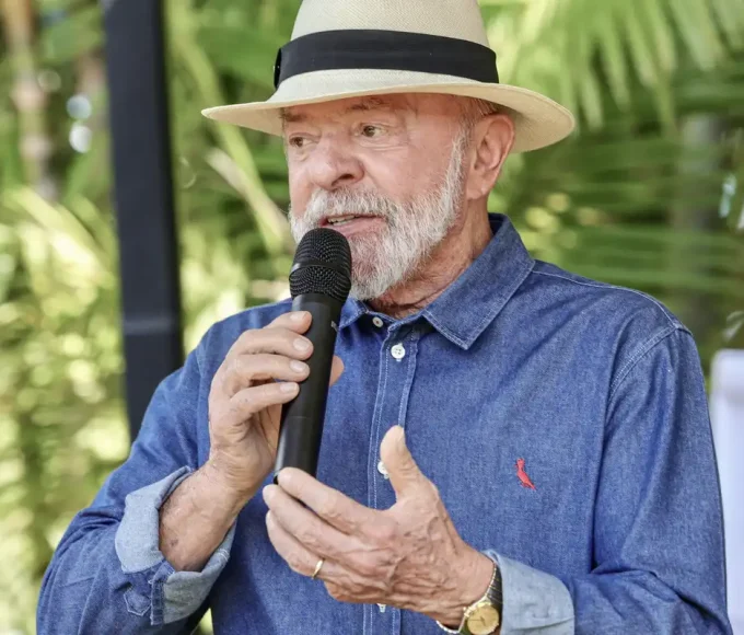 lula-vai-a-sp-para-tirar-excesso-de-pele-na-cabeca-e-tratar-tendinite