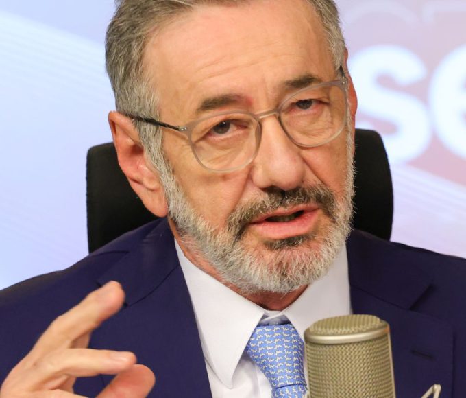 ministro-diz-que-pais-nao-quer-apenas-exportar-minerais-criticos