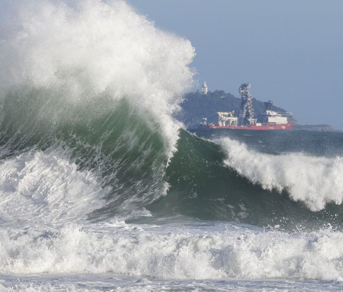 bombeiros-do-rj-realizaram-mais-de-8-mil-salvamentos-no-mar-em-2026