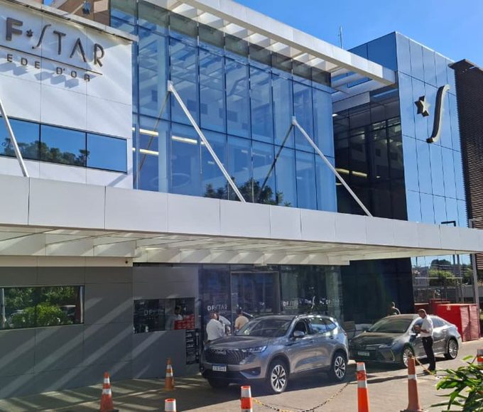 bolsonaro-e-internado-para-cirurgia-no-ombro-em-brasilia
